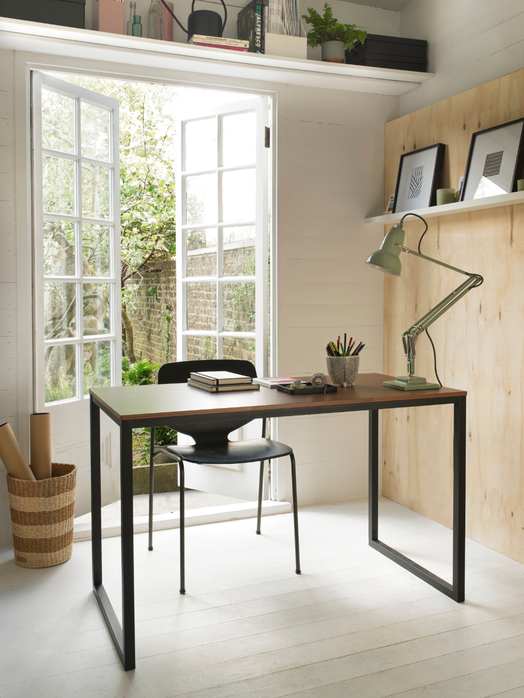 Jennifer_Desk.png